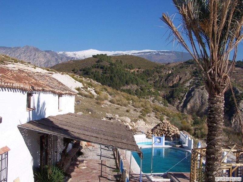 Cortijo y piscina 